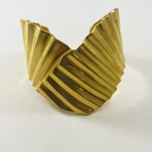 Gold Tone Cuff Bracelet, Vintage, Ridges, Angled, Adjustable Fit, 6"